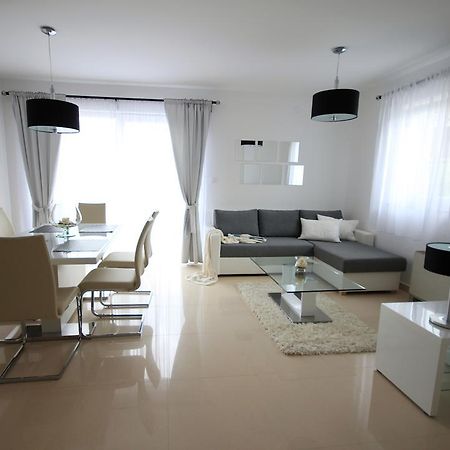 Apartments Villa Mantinela Malinska Room photo