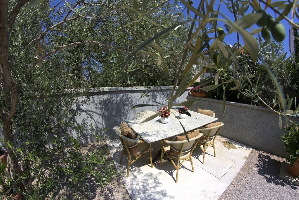 Apartments Villa Mantinela Malinska Room photo